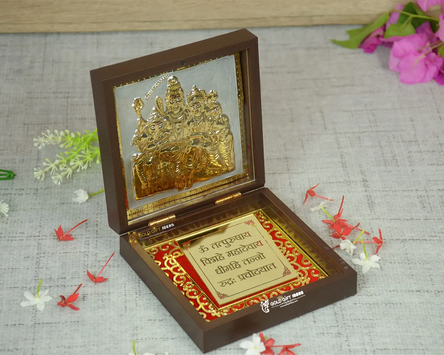 GoldGiftIdeas 24K Gold Plated Shiv Parivar Photo Frame with Mantra, Return Gifts for Housewarming, Shiva Photo Frame for Pooja, Shiv Parvati Frame for Temple