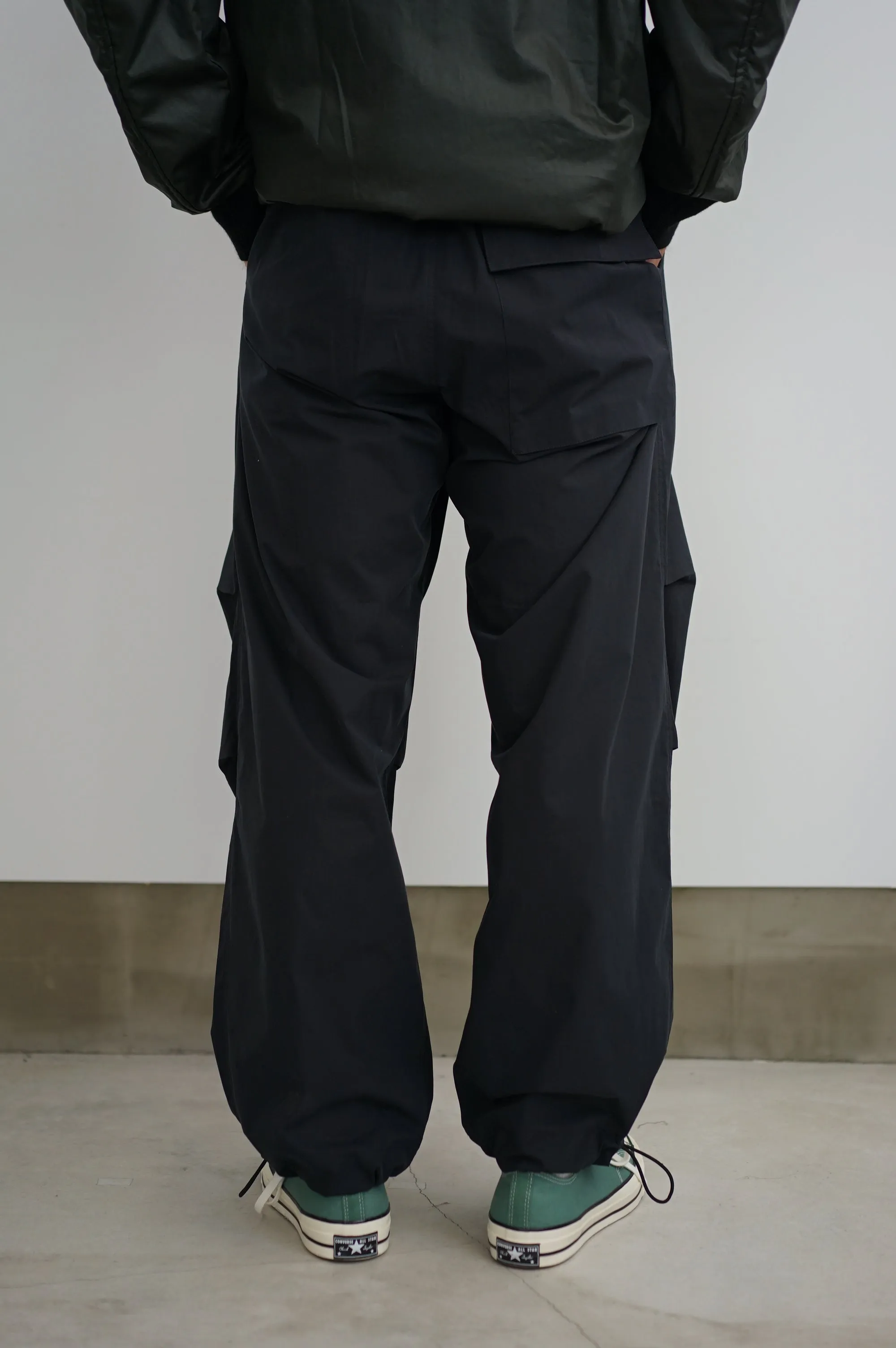 STUDIO NICHOLSON / EASY TAPERED PANTS (POWDER COTTON)