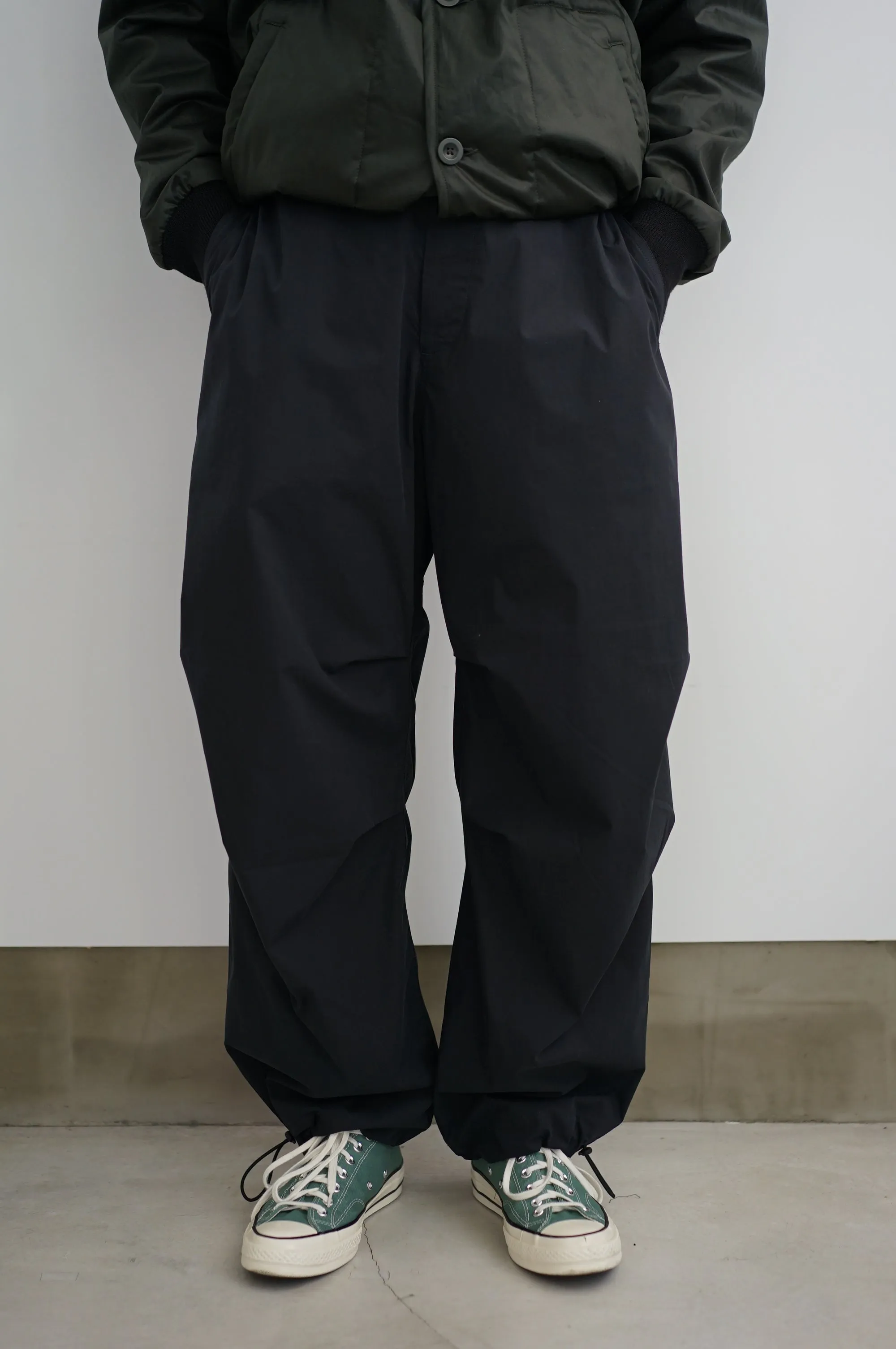 STUDIO NICHOLSON / EASY TAPERED PANTS (POWDER COTTON)